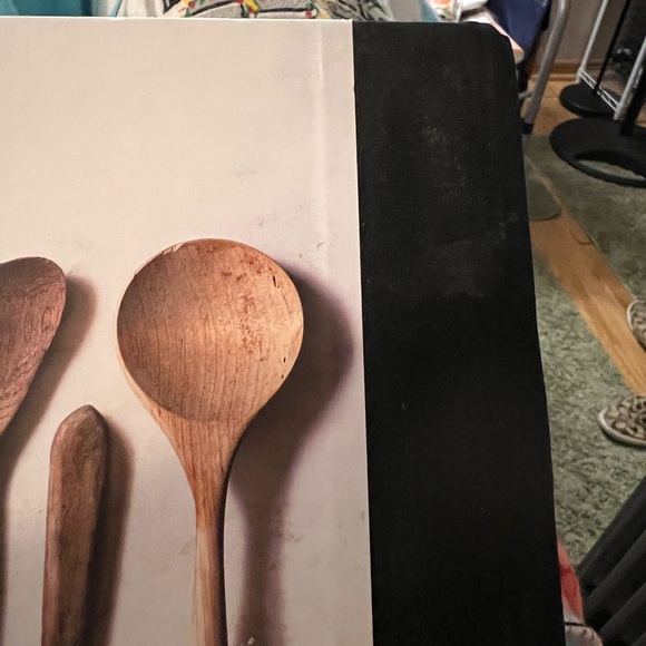 Magnolia table collection of recipes for gathering by Joanna Gaines! Nice! - Picture 1 of 3